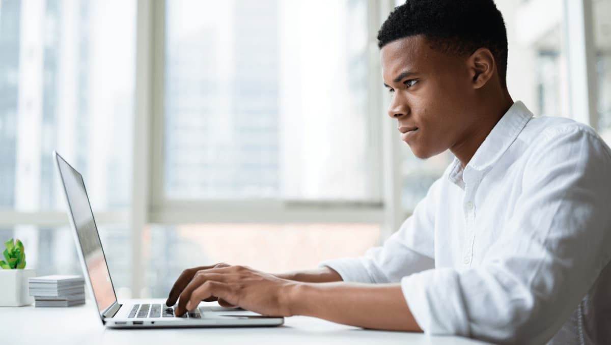 Devenir data analyst, quel statut pour se lancer en freelance ?
